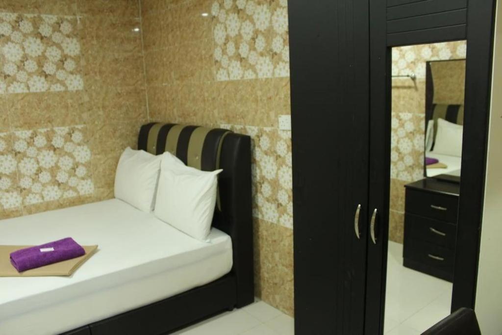 Serdang Business Hotel Seri Kembangan Kültér fotó