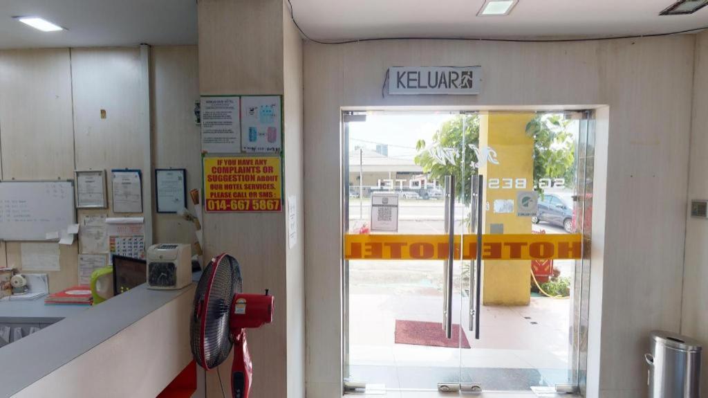 Serdang Business Hotel Seri Kembangan Kültér fotó