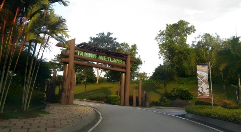 Serdang Business Hotel Seri Kembangan Kültér fotó
