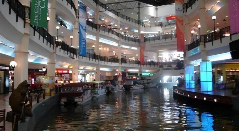 Serdang Business Hotel Seri Kembangan Kültér fotó